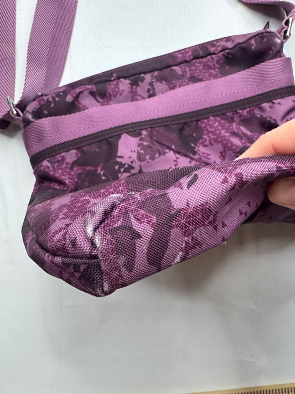 The North Face Purple camo Print Shoulder Bag messenger crossbody cross body - Picture 6 of 9